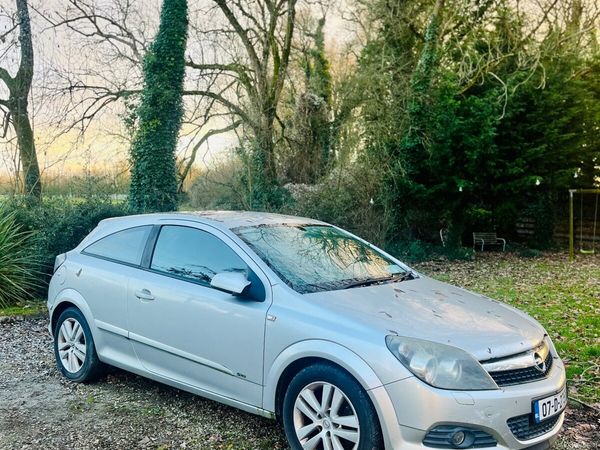 Opel Astra Hatchback, Petrol, 2007, Silver