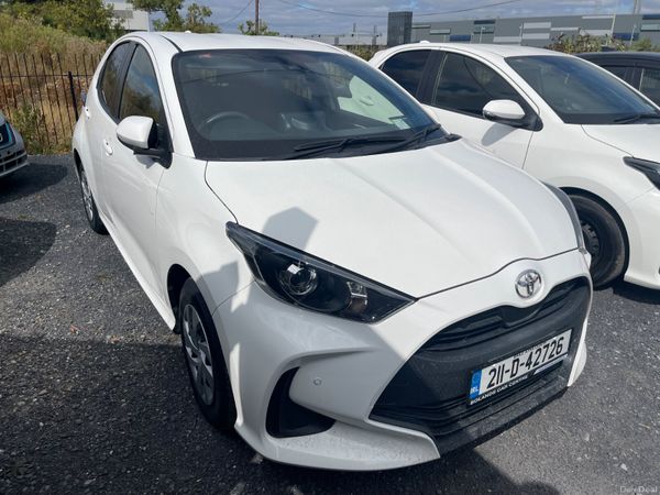 Toyota Yaris Hatchback, Petrol, 2021, White