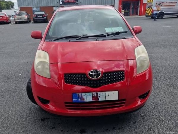 Toyota Yaris Hatchback, Petrol, 2007, Red