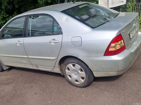 Toyota Corolla Saloon, Petrol, 2005, Silver