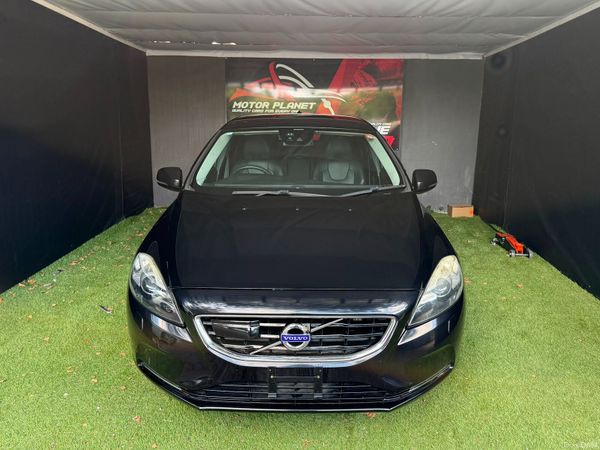 Volvo V40 Hatchback, Petrol, 2013, Black