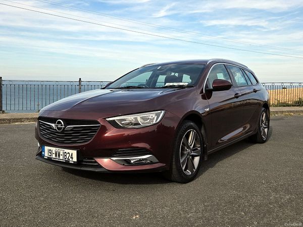 Opel Insignia Estate, Diesel, 2019, Red