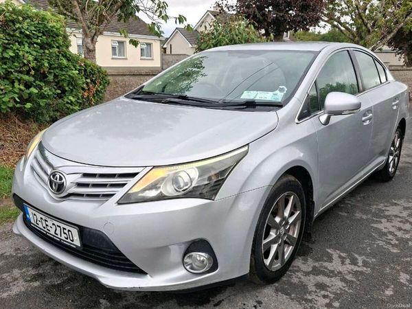 Toyota Avensis Saloon, Diesel, 2012, Silver