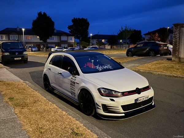 Volkswagen Golf Hatchback, Petrol, 2014, White