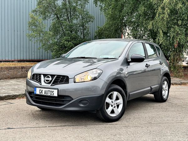 Nissan Qashqai Hatchback, Diesel, 2012, Grey