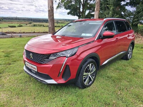 Peugeot 5008 MPV, Petrol, 2021, Red