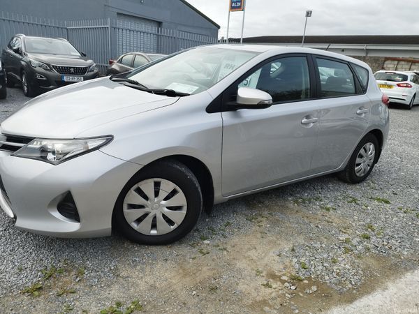 Toyota Auris MPV, Petrol, 2015, Silver