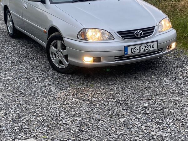 Toyota Avensis Saloon, Petrol, 2003, Silver