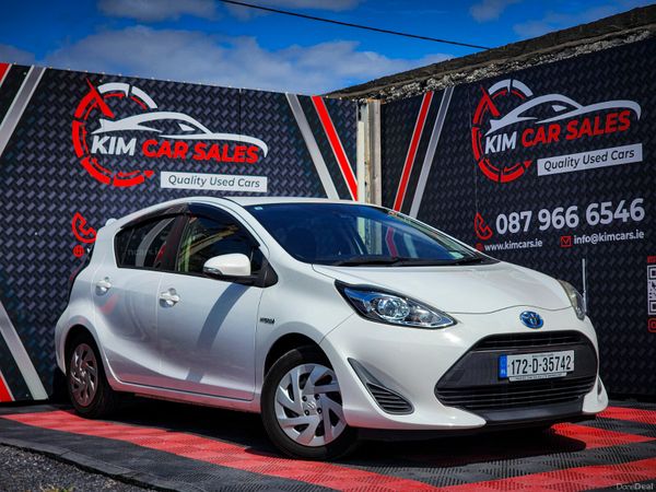 Toyota Aqua Hatchback, Petrol Hybrid, 2017, White