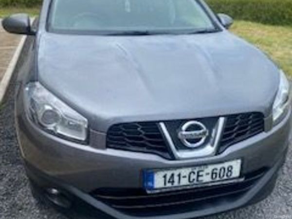 Nissan Qashqai Hatchback, Diesel, 2014, Grey