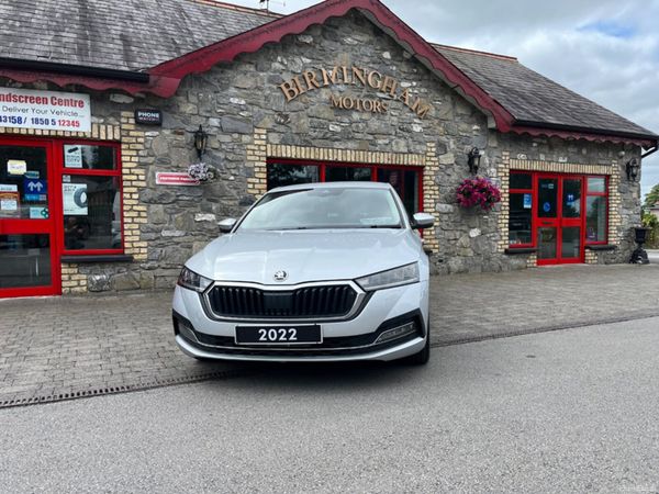 Skoda Octavia Hatchback, Diesel, 2022, Silver