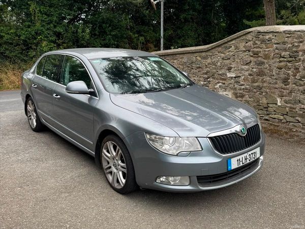 Skoda Superb Hatchback, Diesel, 2011, Grey