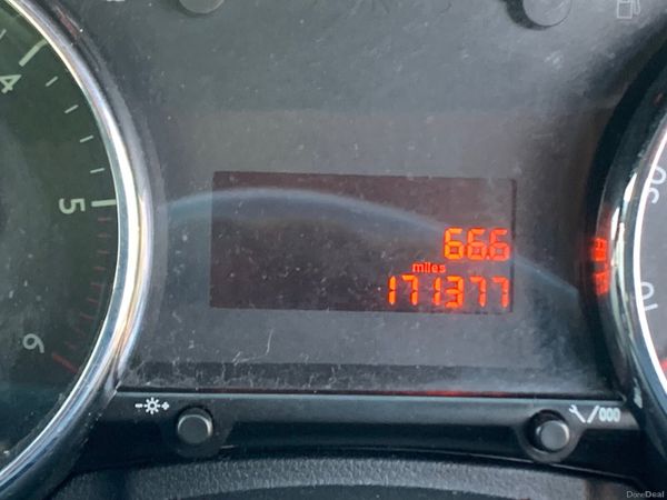Peugeot 3008 MPV, Diesel, 2013, Grey