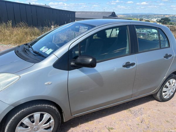 Toyota Yaris Hatchback, Petrol, 2008, Silver