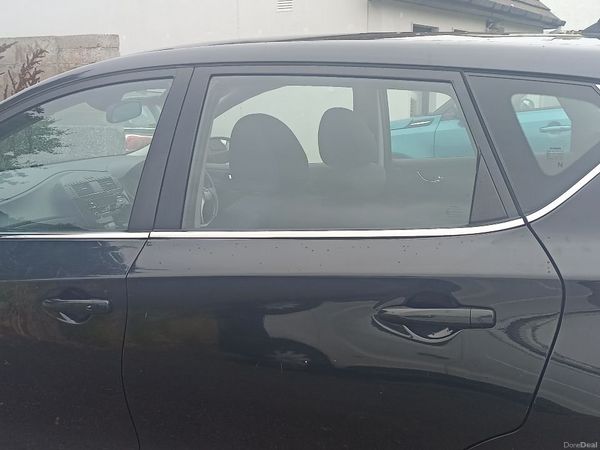 Nissan Pulsar Hatchback, Diesel, 2015, Black