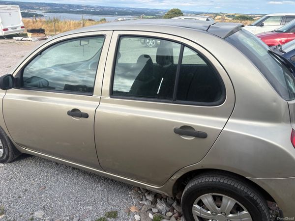 Nissan Micra Hatchback, Petrol, 2004, Gold