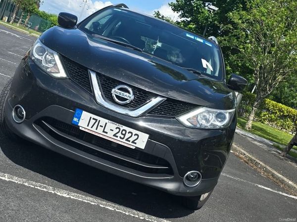 Nissan Qashqai SUV, Diesel, 2017, Black
