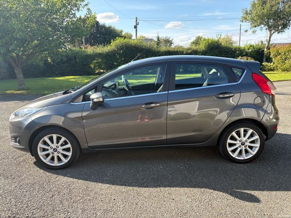 Ford Fiesta Hatchback, Petrol, 2016, Grey