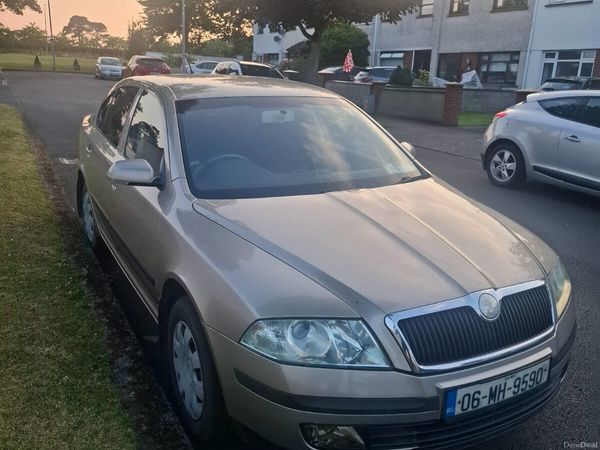 Skoda Octavia Hatchback, Petrol, 2006, Beige