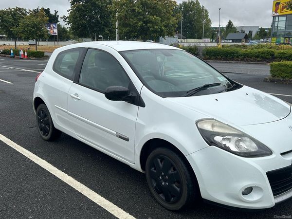 Renault Clio Hatchback, Petrol, 2012, White