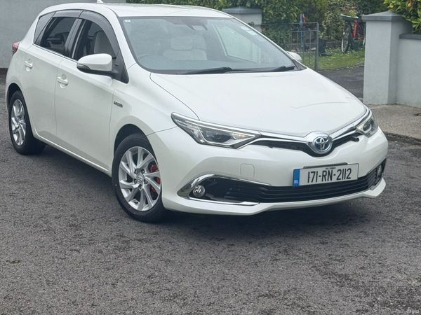 Toyota Auris Hatchback, Petrol Hybrid, 2017, White