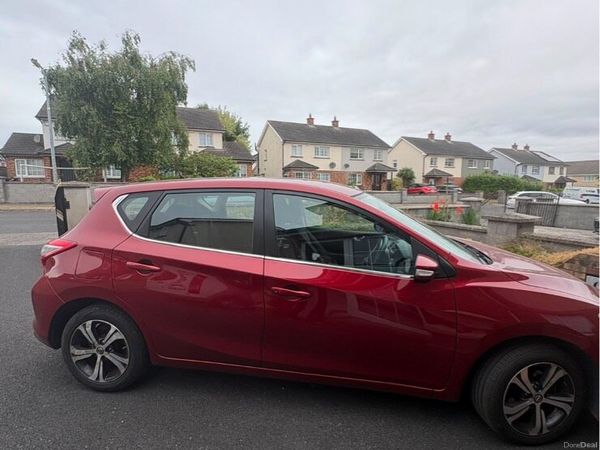Nissan Pulsar Hatchback, Petrol, 2015, Red