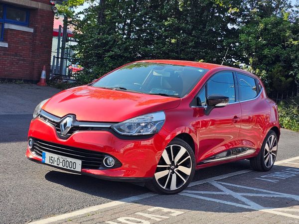 Renault Clio Hatchback, Petrol, 2015, Red