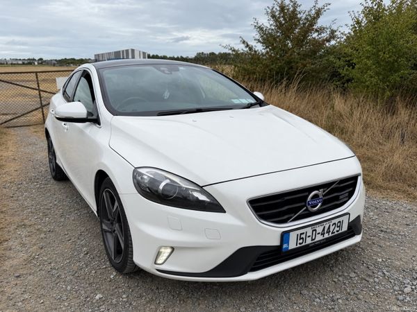 Volvo V40 Hatchback, Diesel, 2015, White