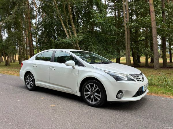 Toyota Avensis Saloon, Diesel, 2013, White