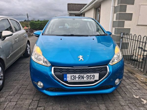 Peugeot 208 Hatchback, Diesel, 2013, Blue