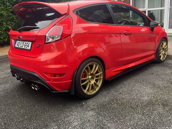 Ford Fiesta Hatchback, Petrol, 2014, Orange