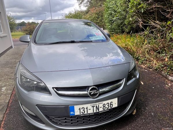 Opel Astra Hatchback, Diesel, 2013, Silver