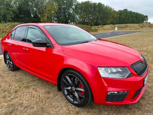 Skoda Octavia Saloon, Diesel, 2014, Red