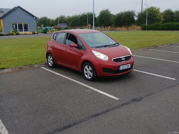 Kia Venga MPV, Petrol, 2013, Red