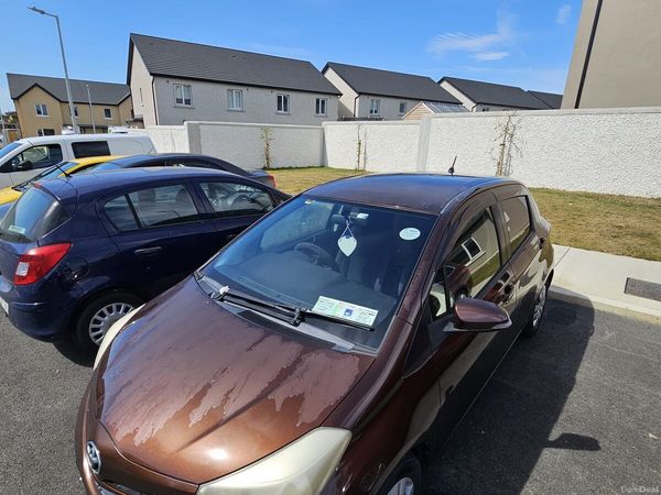 Toyota Vitz Hatchback, Petrol, 2013, Brown