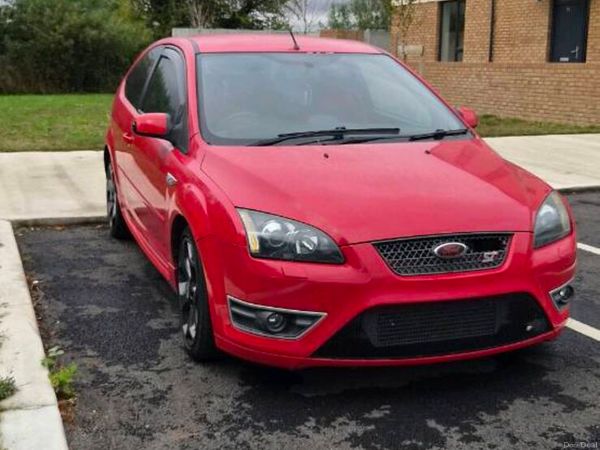 Ford Focus Hatchback, Petrol, 2007, Red