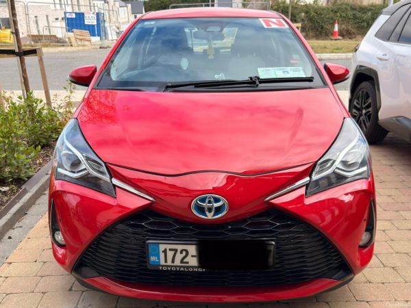 Toyota Yaris Hatchback, Petrol Hybrid, 2017, Red