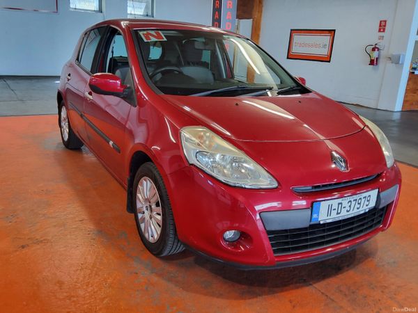 Renault Clio Hatchback, Ethanol Petrol, 2011, Red