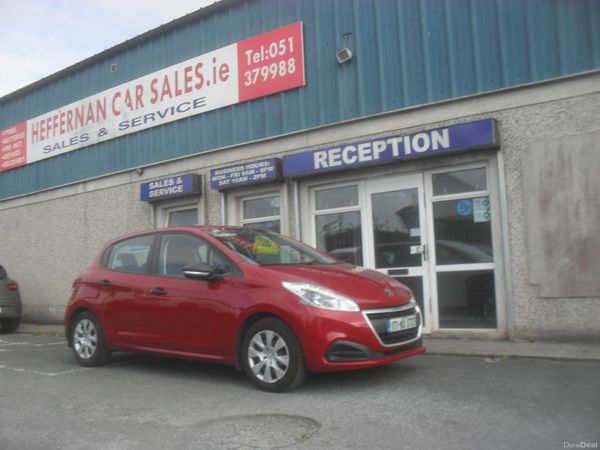 Peugeot 208 Hatchback, Petrol, 2017, Red
