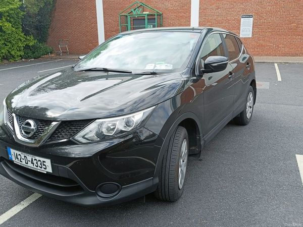 Nissan Qashqai Hatchback, Petrol, 2014, Black