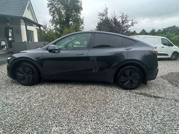 Tesla Model Y MPV, Electric, 2025, Grey
