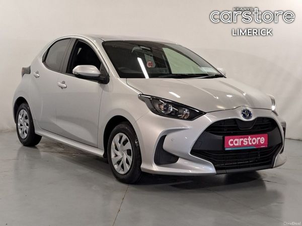 Toyota Yaris Hatchback, Petrol Hybrid, 2022, Silver
