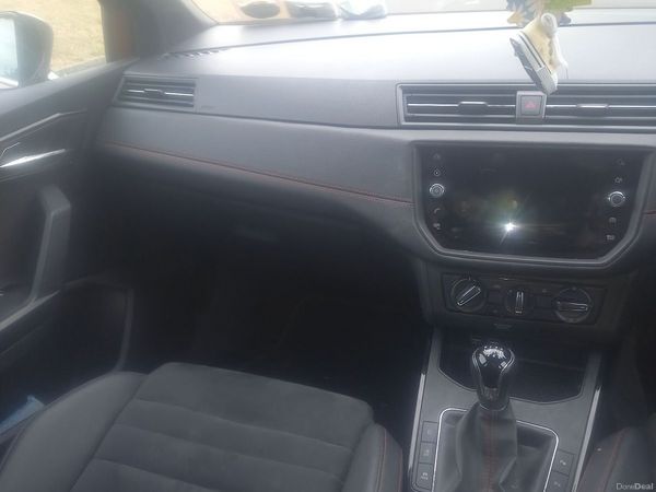 SEAT Arona SUV, Petrol, 2018, Red