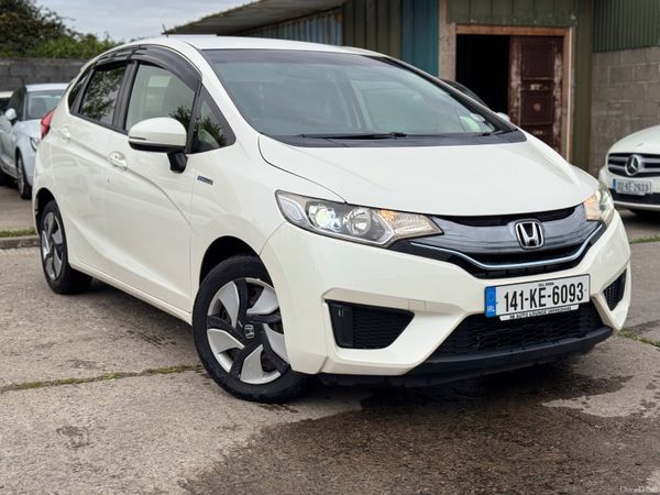 Honda Fit Hatchback, Petrol Hybrid, 2014, White
