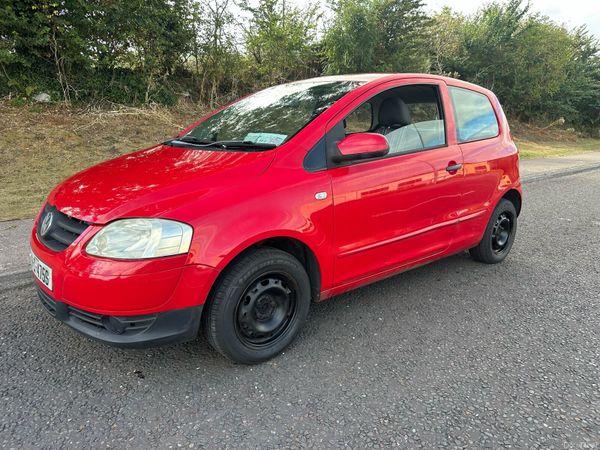 Volkswagen Fox Hatchback, Petrol, 2010, Red