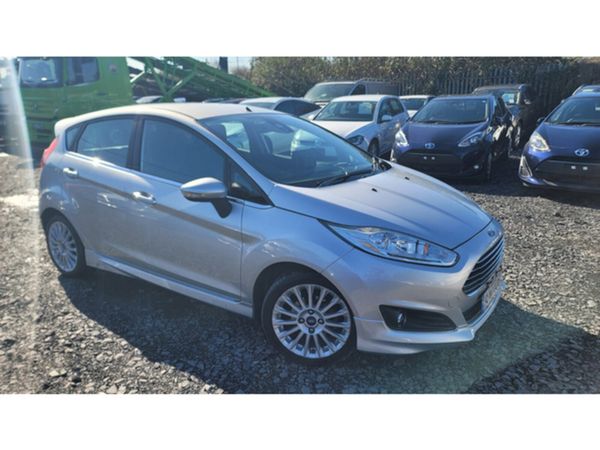 Ford Fiesta Hatchback, Petrol, 2016, Silver
