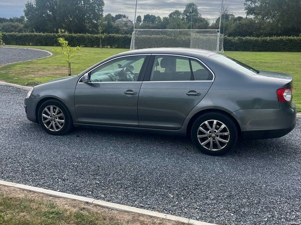Volkswagen Jetta Saloon, Diesel, 2010, Grey