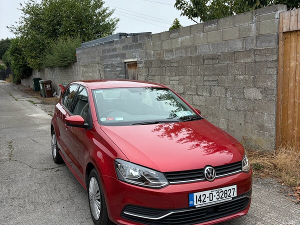 Volkswagen Polo Hatchback, Petrol, 2014, Red