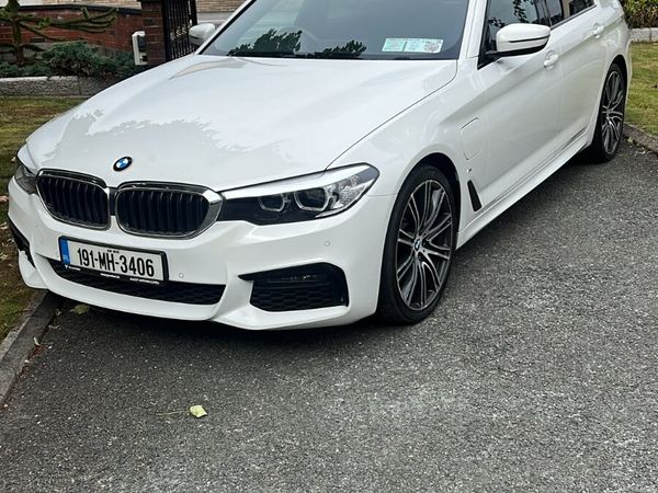 BMW 5-Series Saloon, Petrol Plug-in Hybrid, 2019, White