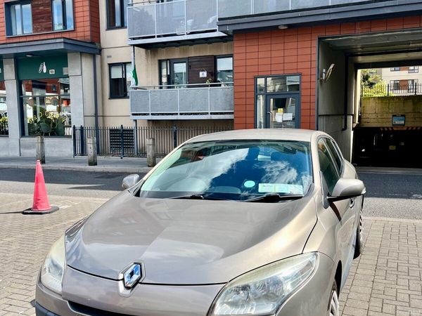 Renault Megane Hatchback, Diesel, 2010, Gold
